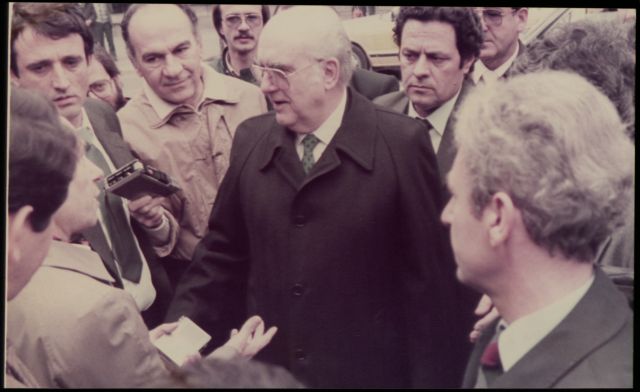 Γιατί πτωχεύσαμε