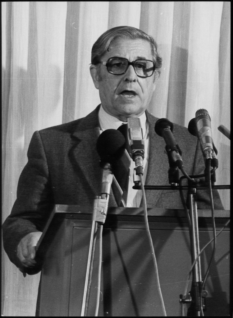 Πέθανε ο καθηγητής και πρώην υπουργός Απόστολος Λάζαρης