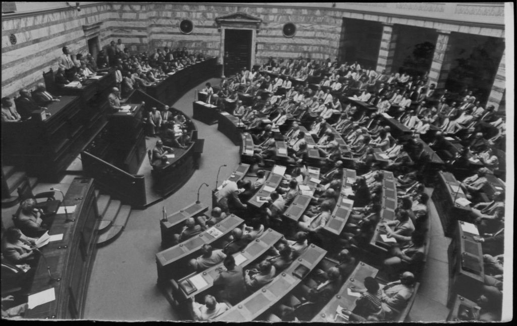 Κόμματα με βάθος