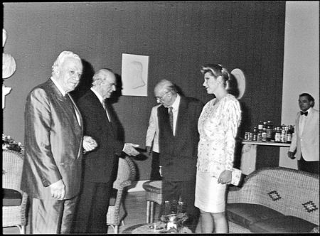 Ο δημοσιογράφος και οι πολιτικοί