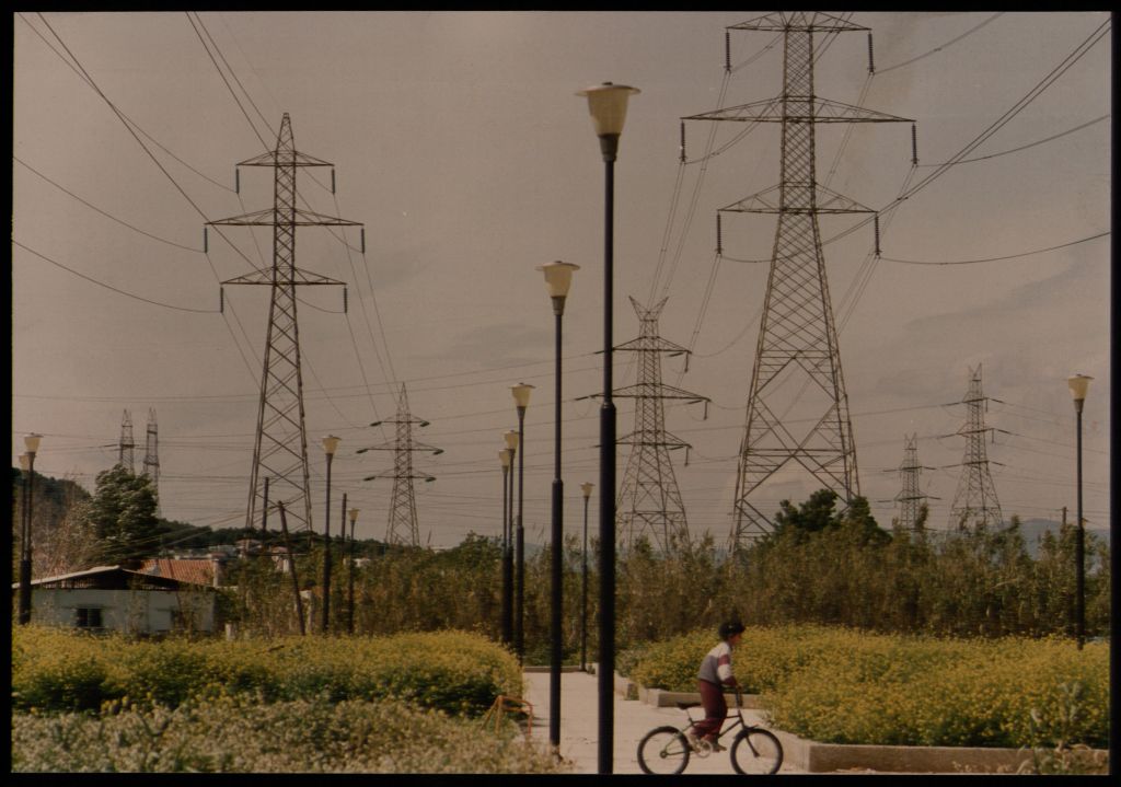 ΥΠΕΚΑ: Μείωση του τέλους ΑΠΕ για τις βιομηχανίες μέσης τάσης