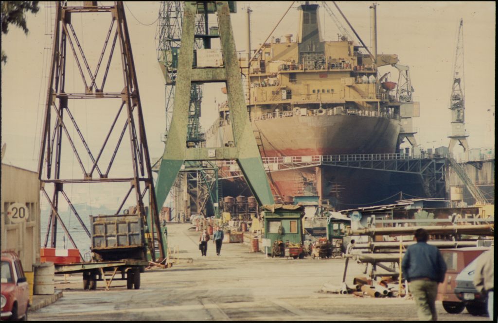 Λαφαζάνης:«Τουλάχιστον ένας μισθός να δοθεί στους εργάτες των Ναυπηγείων Σύρου»