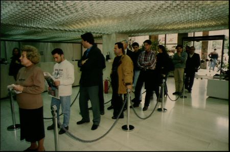 Στις τράπεζες οι φορολογούμενοι για τα τέλη κυκλοφορίας, «έπεσε» το taxis