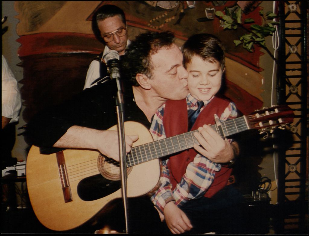 Πέθανε ο τραγουδιστής και ηθοποιός Νίκος Δημητράτος