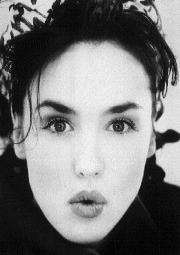 Η διαβολογυναίκα με το αγγελικό πρόσωπο