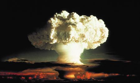 Τρία λεπτά πριν από τα πυρηνικά μεσάνυχτα