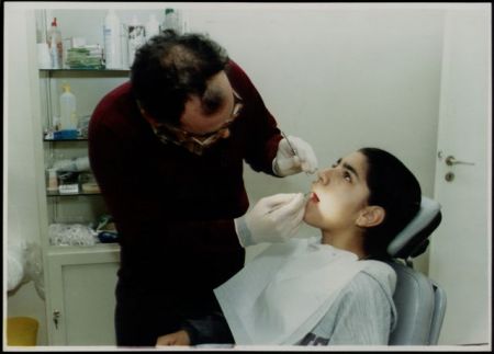 Ενας στους πέντε Ελληνες με σοβαρό πρόβλημα τερηδόνας