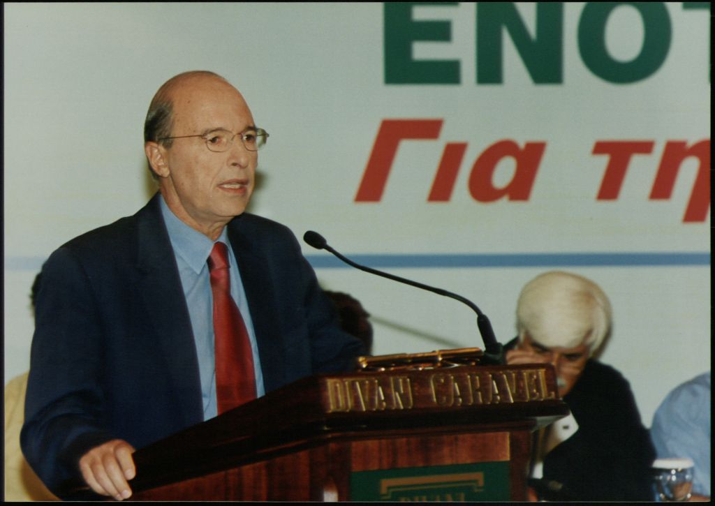 Πρόταση-σοκ από Σημίτη για αναδιάρθρωση