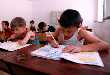 «Θα αγκαλιάσουμε τα προσφυγόπουλα σαν να ‘ναι δικά μας παιδιά»