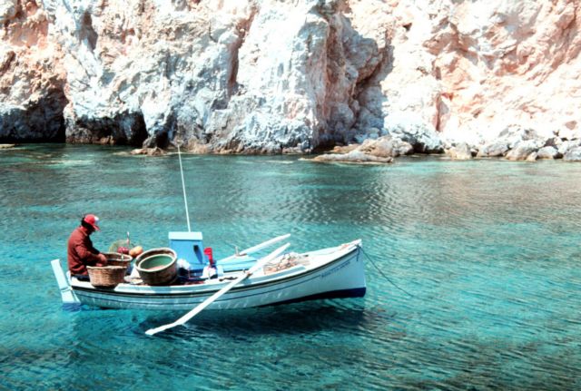 Κατάργηση ερασιτεχνικής άδειας αλιείας για ανάπτυξη τουρισμού | tovima.gr