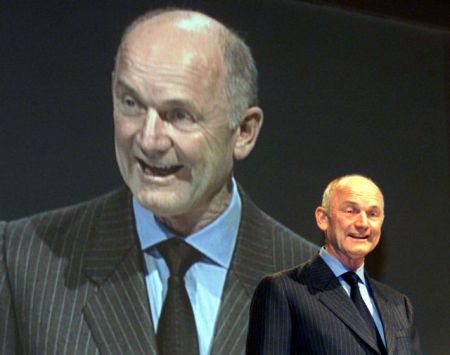 Ο Φέρντιναντ Πίεχ πουλάει στην οικογένεια Πόρσε το μερίδιό του στη VW