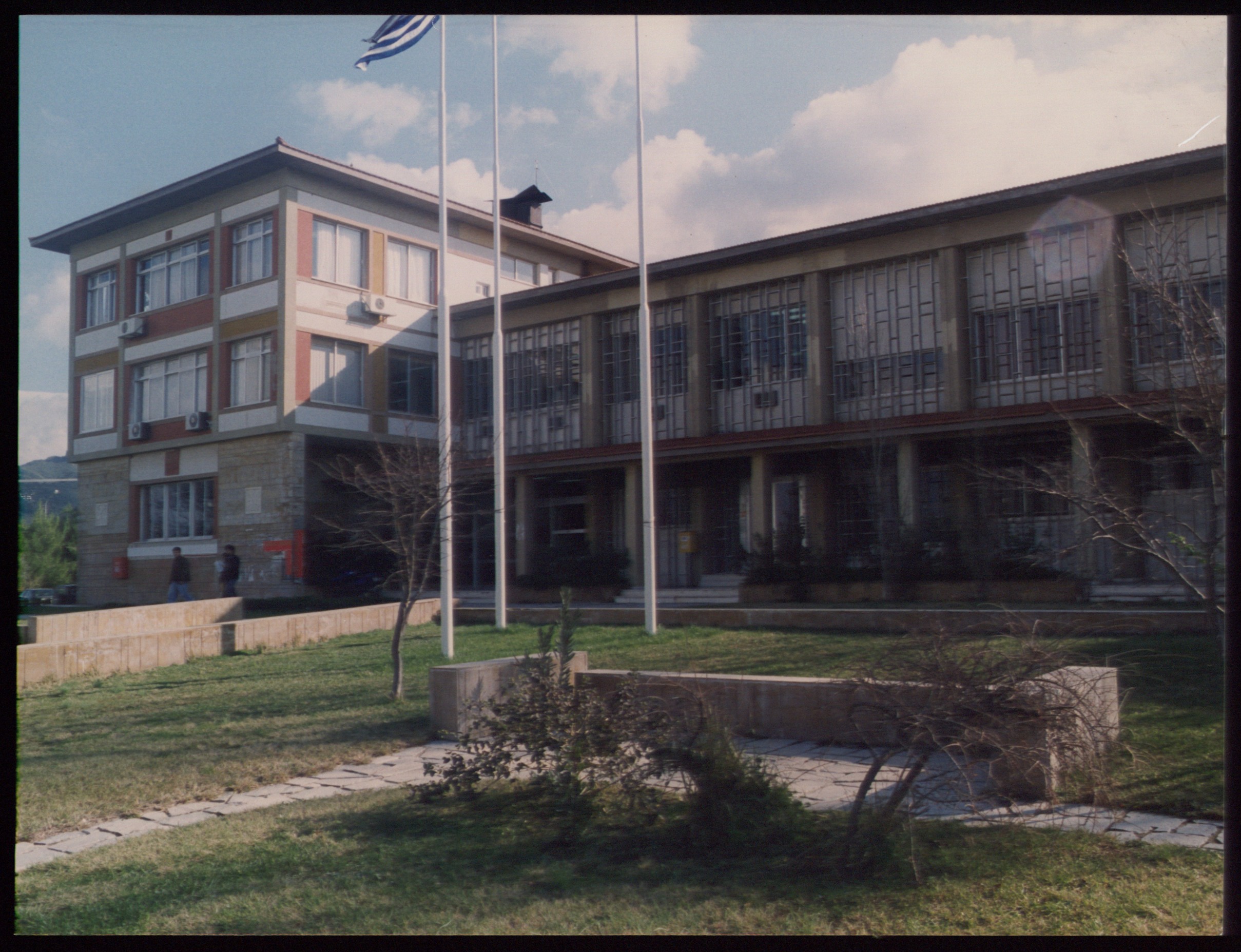 Η ΕΣΗΕΑ καταδικάζει την επίθεση κατά του Πάσχου Μανδραβέλη