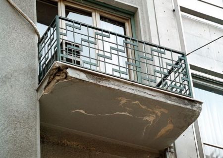 Μπαλκόνι που αποκολλήθηκε σκότωσε 36χρονο σε χωριό των Τρικάλων