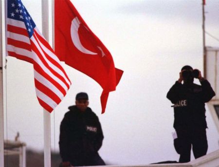 Η Άγκυρα καλεί τον αμερικανό πρεσβευτή για τα σχόλια για το κουρδικό PYD