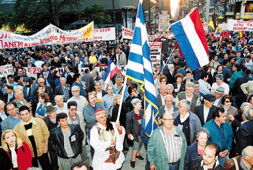 Η ασυλία του ΚΚΕ και οι εξελίξεις στα Βαλκάνια