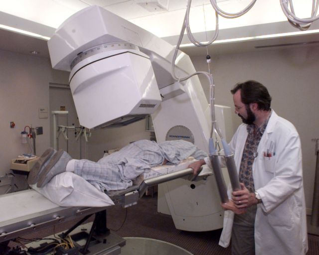 Ακτινοθεραπεία μόνο εκτός ΕΣΥ