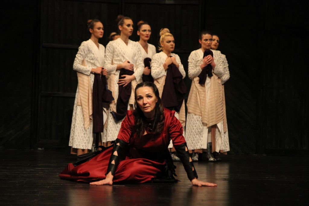 Μήδεια στα Τίρανα