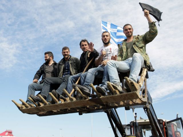 Peloponnesian farmers hold rally at Nestani tolls near Tripoli