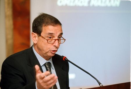 Νέα συμφωνία για την αναδιάρθρωση δανεισμού του Μαΐλλη