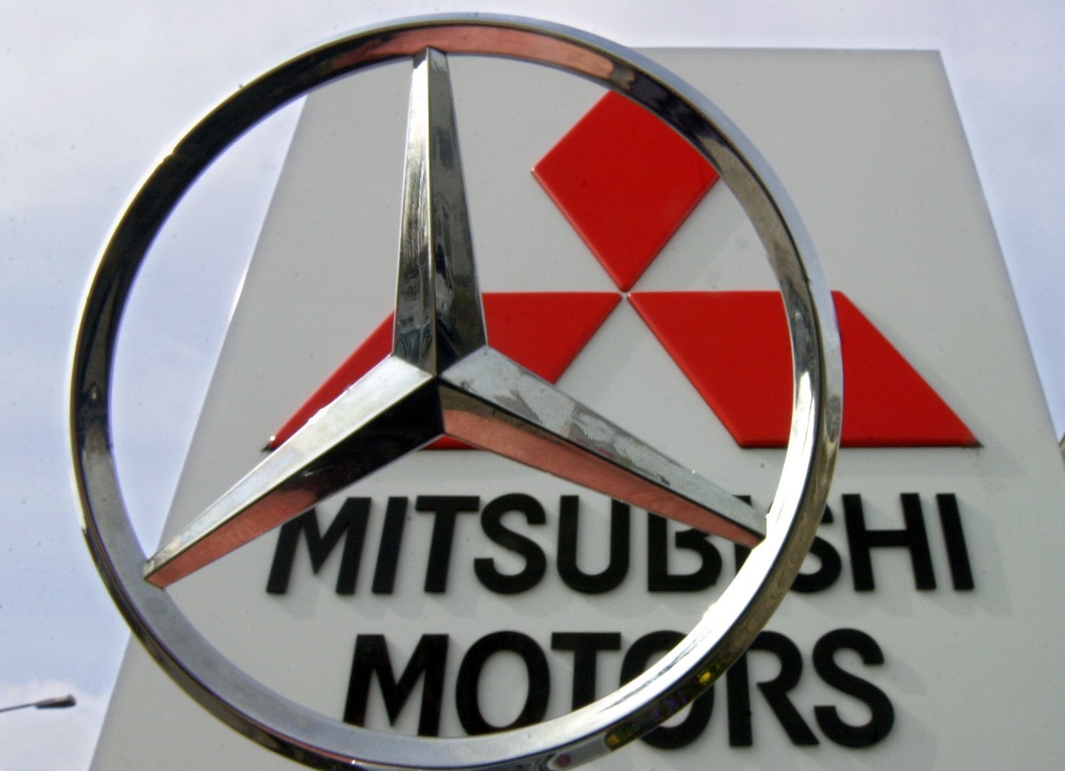 Η Mitsubishi Motors ανακαλεί 920.000 αυτοκίνητα παγκοσμίως
