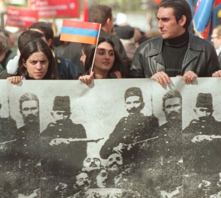 Χάικ Δεμογιάν: «Να διώκονται οι αρνητές της γενοκτονίας»