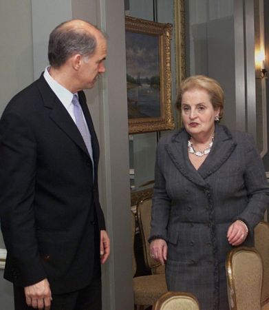 O Γιώργος, το ΝΑΤΟ, η Ολμπραϊτ και το ταξίδι στην Ινδία