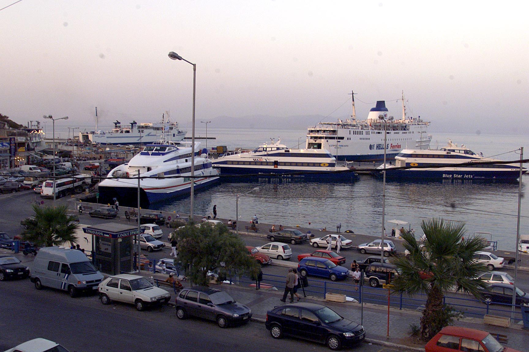 Στο λιμάνι της Ραφήνας προσέκρουσε το Flying Cat 4 με 215 επιβάτες