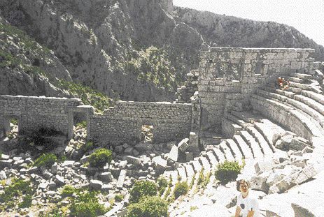 Ο τάφος ενός επώνυμου Μακεδόνα στα βουνά της Πισιδίας