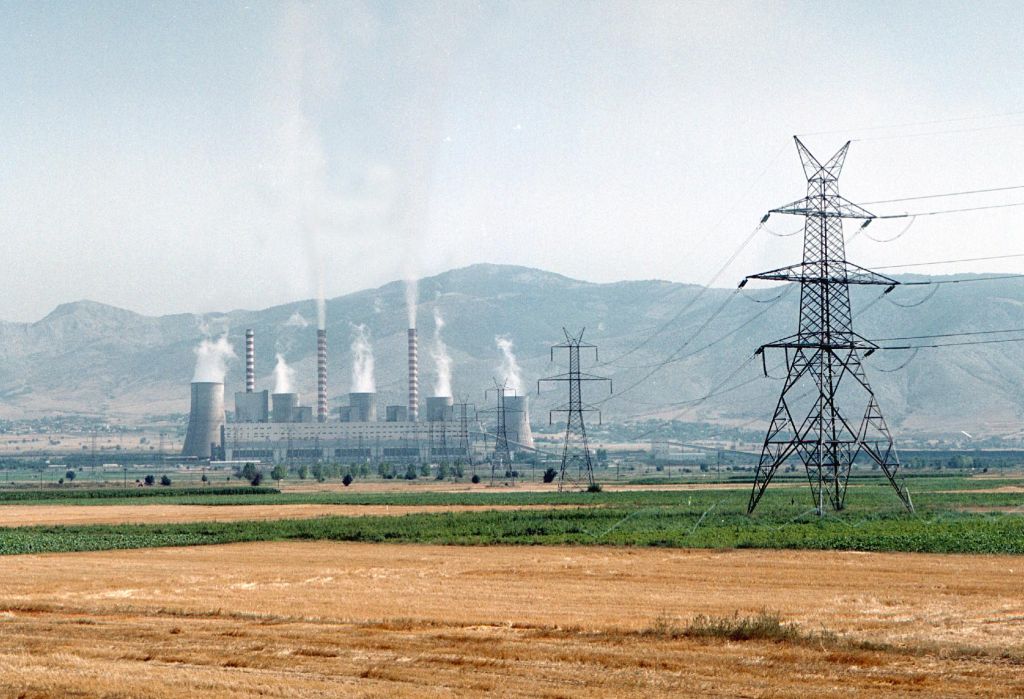 5 μνηστήρες για το δίκτυο της ΔΕΗ