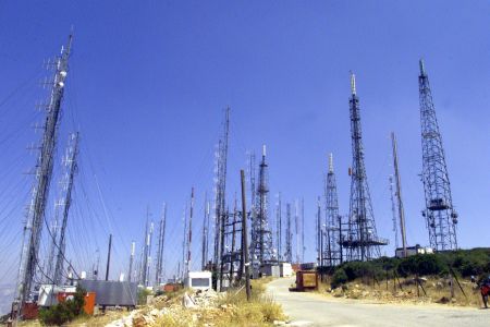 Βουλή: Σε κλίμα έντασης η συζήτηση για τις ραδιοτηλεοπτικές άδειες – Στο στόχαστρο της αντιπολίτευσης οι υπερεξουσίες του «υπουργού – καναλάρχη»