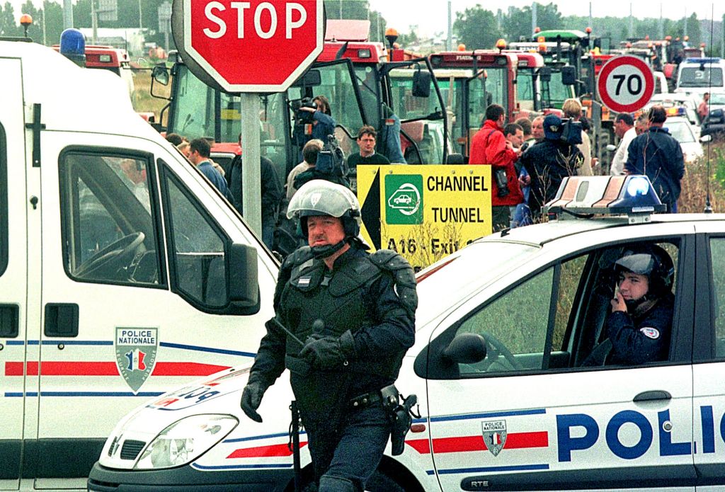 Βρετανία: Φυλάκιση για όσους νοικιάζουν καταλύματα σε μετανάστες