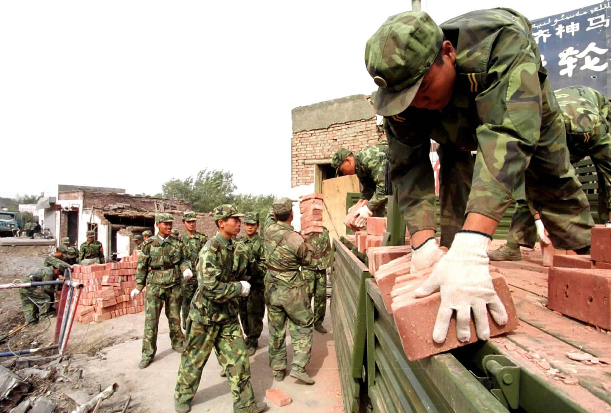 Κίνα: 17 στρατιώτες νεκροί από έκρηξη σε αποθήκη πυρομαχικών