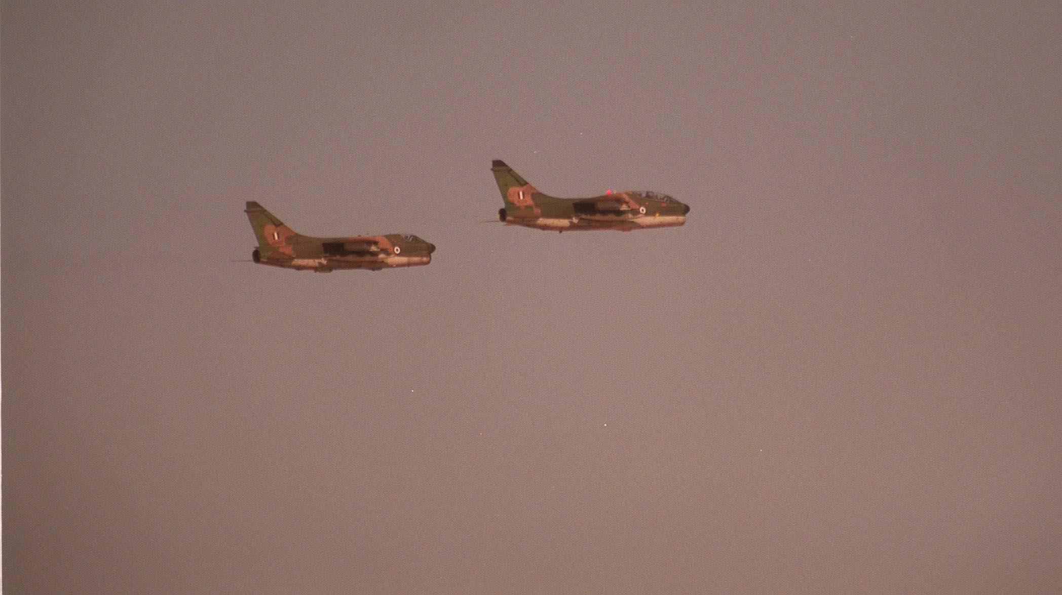 A-7 Corsair της Πολεμικής Αεροπορίας, χτύπησε σε καλώδια της ΔΕΗ