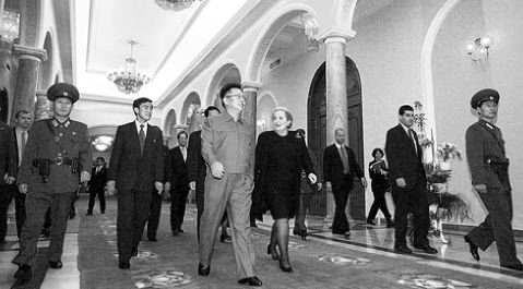 Η μεταμόρφωση του Κιμ Γιονγκ Ιλ