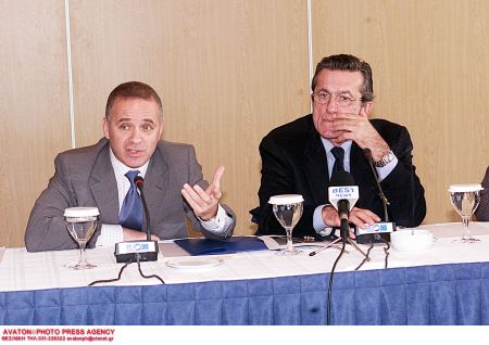 Εφοδος από εισαγγελία Διαφθοράς σε γραφείο και σπίτι Θ. Λιακουνάκου