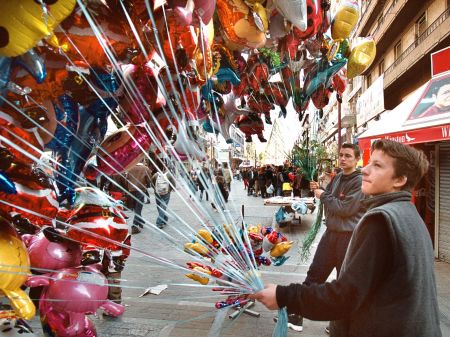 «Πρεμιέρα» σήμερα για το εορταστικό ωράριο