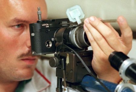 Η Leica κλείνει το μάτι στην ψηφιακή εποχή