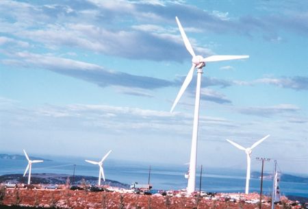 Ξένα funds επενδύουν στον ελληνικό ήλιο και άνεμο