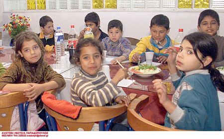 Σε συνθήκες απόλυτης φτώχειας ζουν 230.000 παιδιά