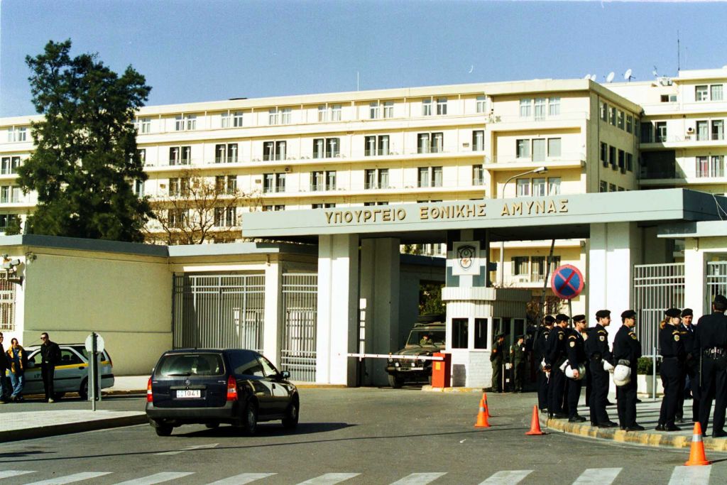 Θρίλερ στην κυβέρνηση ΣΥΡΙΖΑ-ΑΝΕΛ – Επιμένει στην παραίτηση Μουζάλα ο Π. Καμμένος και εμπλέκει τον στρατό