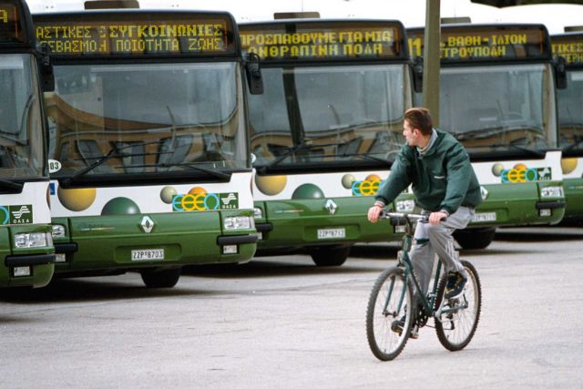 Ζημιές σε αστικό λεωφορείο μετά από επίθεση με πέτρες