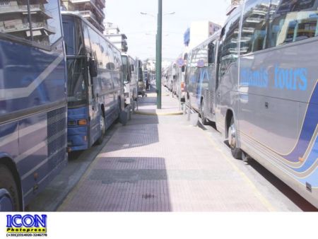 Πολυνομοσχέδιο: Αλλαγές σε ταξί, πούλμαν και φορτηγά