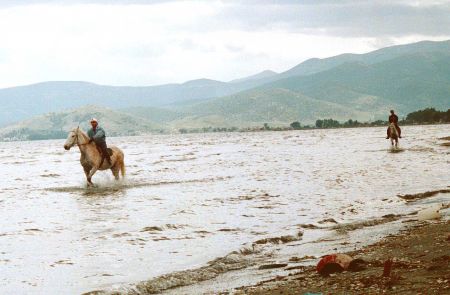 Ναύπλιο: Λιτανεία της εικόνας του Αγίου Γεωργίου με άλογα