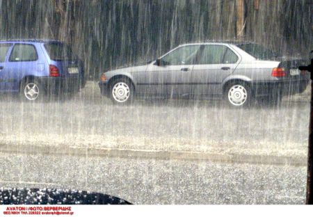 Καταιγίδες στη Βόρεια Ελλάδα και φθινοπωρινός καιρός σε όλη τη χώρα