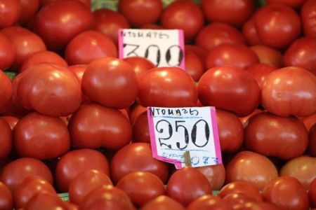 Κατασχέθηκαν πάνω από 2 τόνοι ντομάτας στον Πειραιά