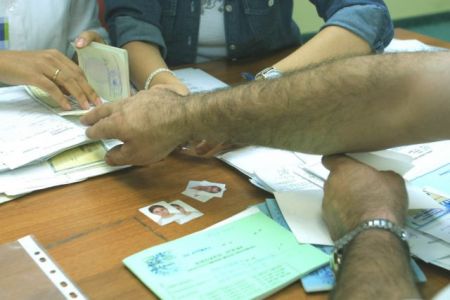 Δυο συλλήψεις για κλοπές παραβόλων από αστυνομική υπηρεσία