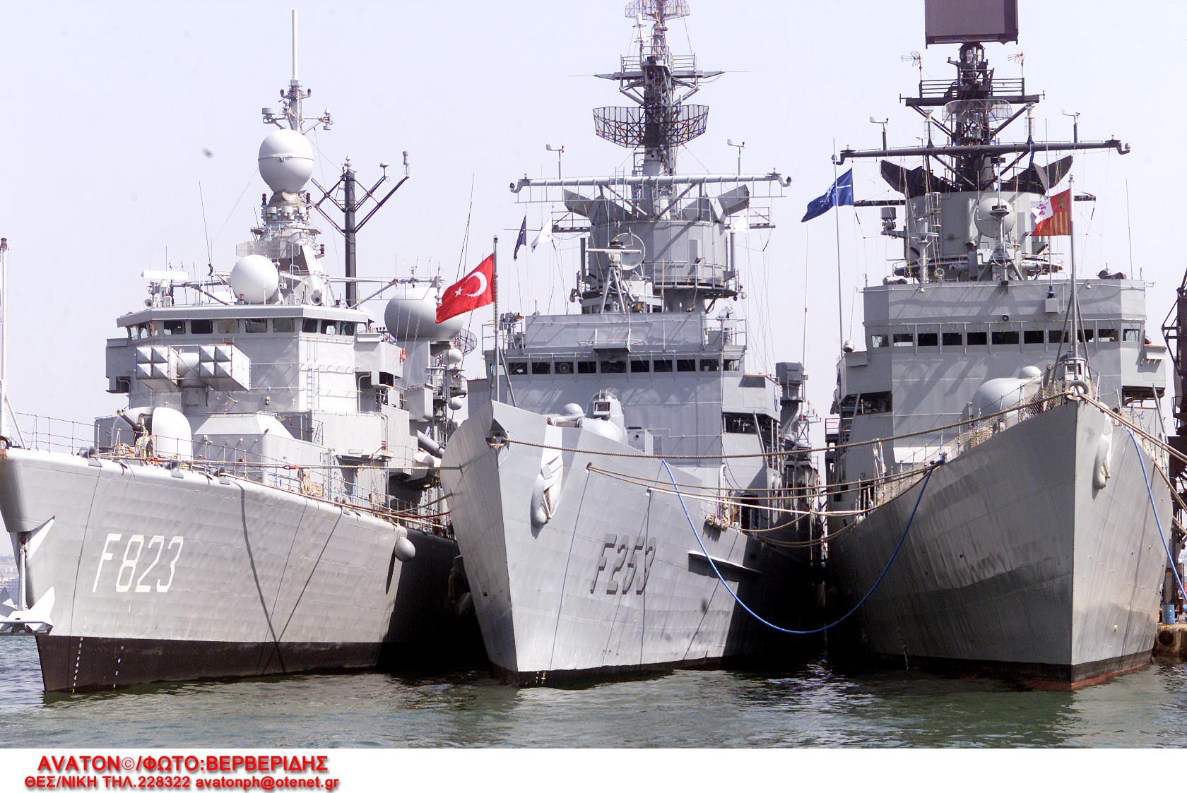 Δυο τουρκικά πολεμικά πλοία εξακολουθούν να βρίσκονται στην ΑΟΖ