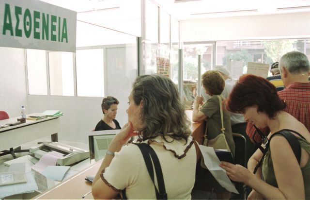 «Αυτόματες μειώσεις» στις επικουρικές