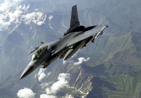 Συνετρίβη τουρκικό μαχητικό κοντά στο αεροδρόμιο του Ντιγιάρμπακιρ