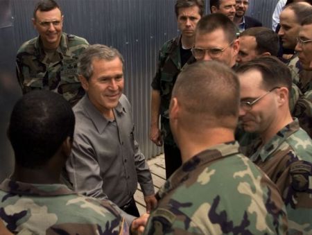 Οι ΗΠΑ σε ρόλο «Πρώτων Βοηθειών»